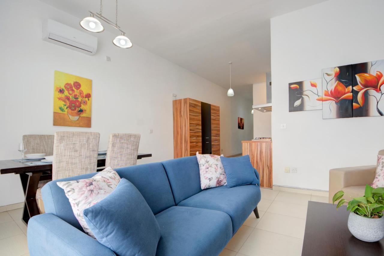 St Julians 2 Bedroom Apartment With Commanding Seaviews By Shortletsmalta Saint Julian's Exterior photo
