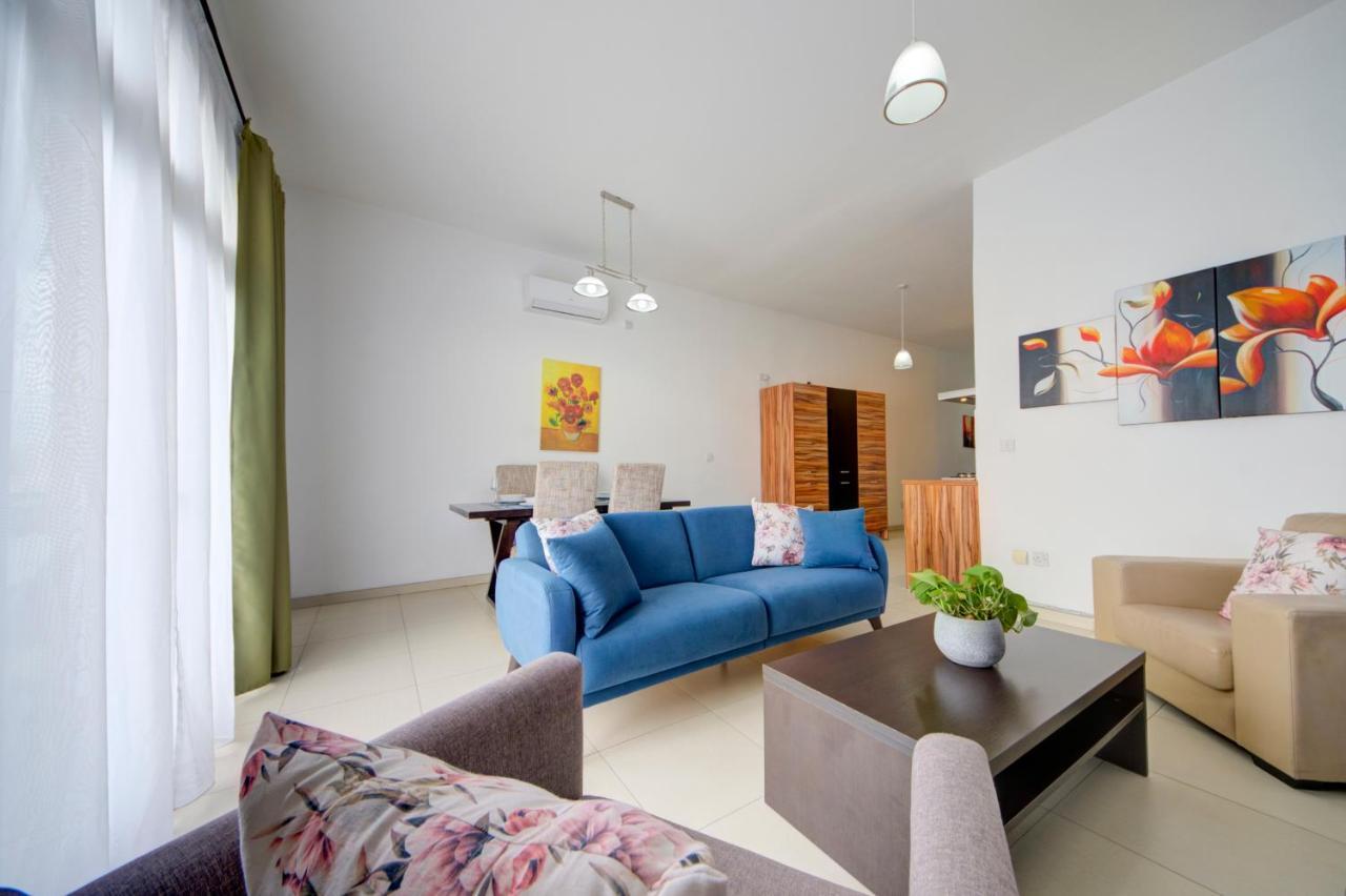 St Julians 2 Bedroom Apartment With Commanding Seaviews By Shortletsmalta Saint Julian's Exterior photo