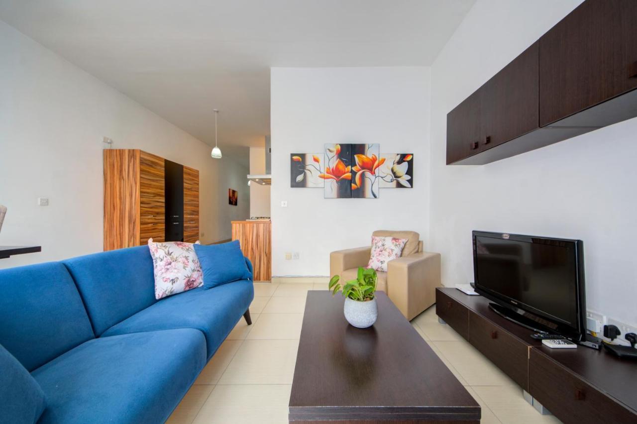 St Julians 2 Bedroom Apartment With Commanding Seaviews By Shortletsmalta Saint Julian's Exterior photo