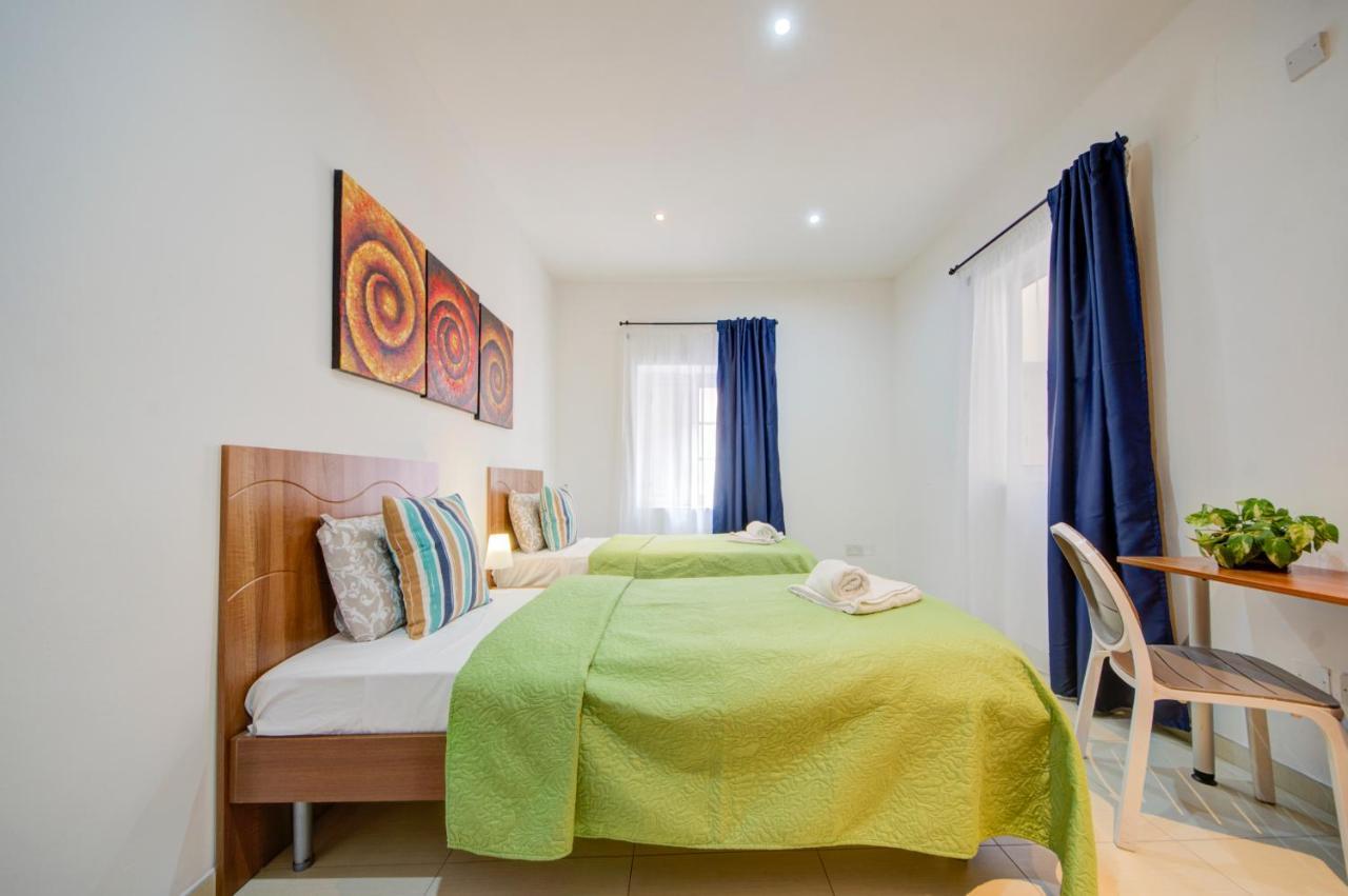 St Julians 2 Bedroom Apartment With Commanding Seaviews By Shortletsmalta Saint Julian's Exterior photo