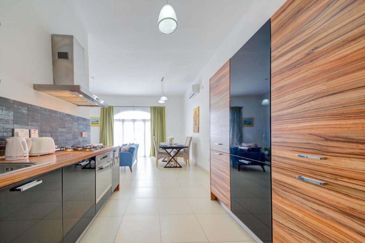 St Julians 2 Bedroom Apartment With Commanding Seaviews By Shortletsmalta Saint Julian's Exterior photo