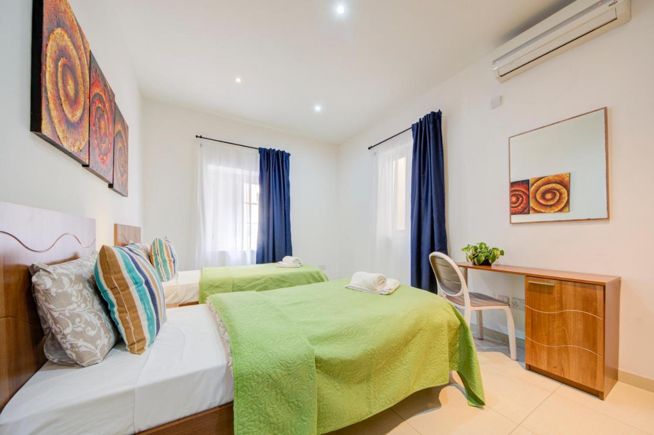 St Julians 2 Bedroom Apartment With Commanding Seaviews By Shortletsmalta Saint Julian's Exterior photo